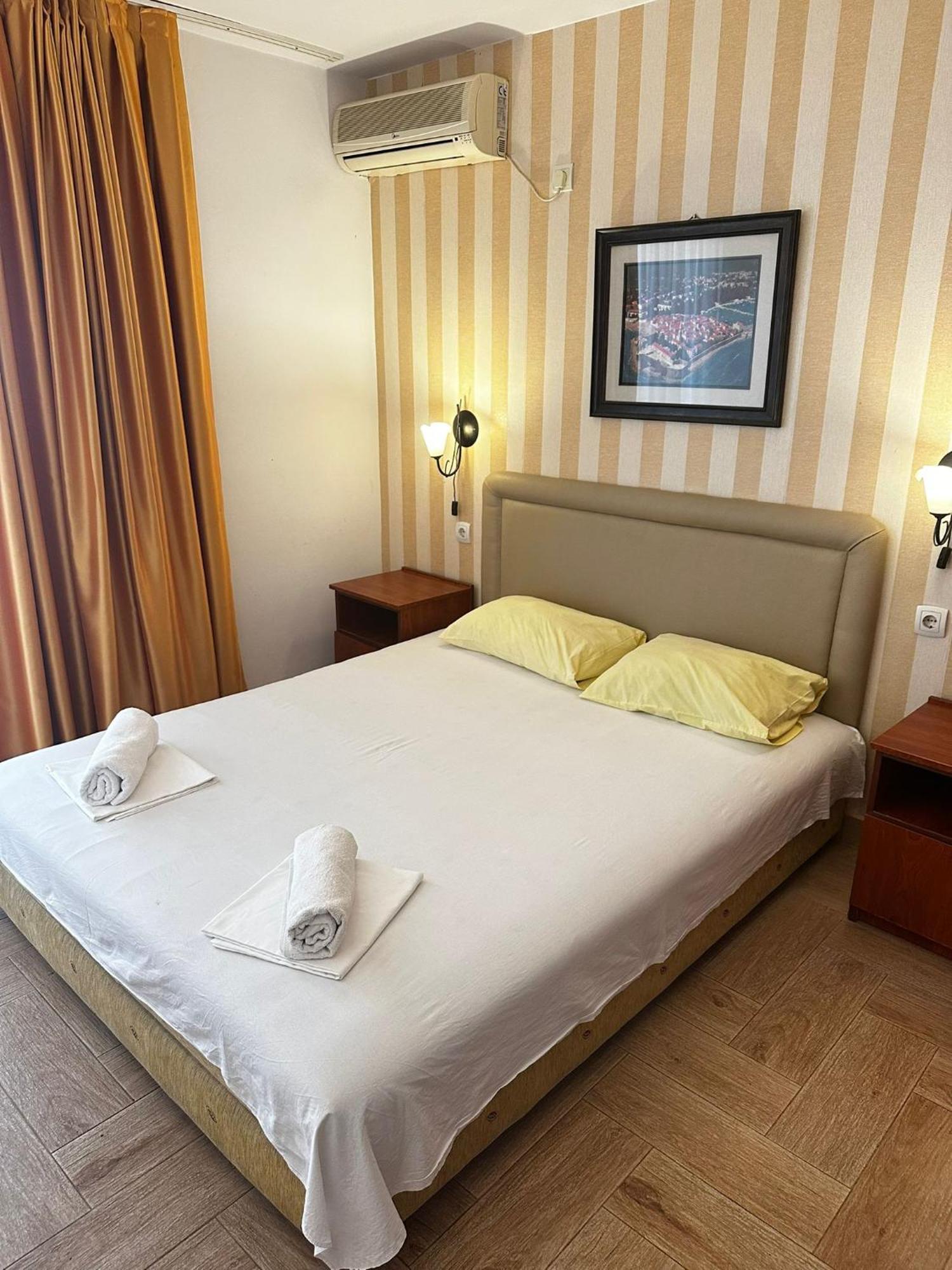 Central Hotel-Будва Екстер'єр фото
