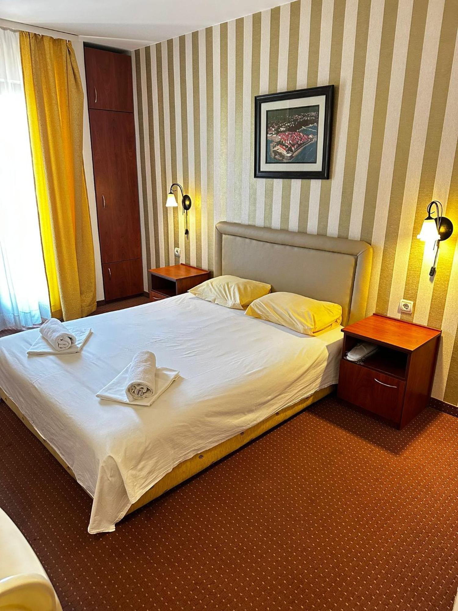 Central Hotel-Будва Екстер'єр фото