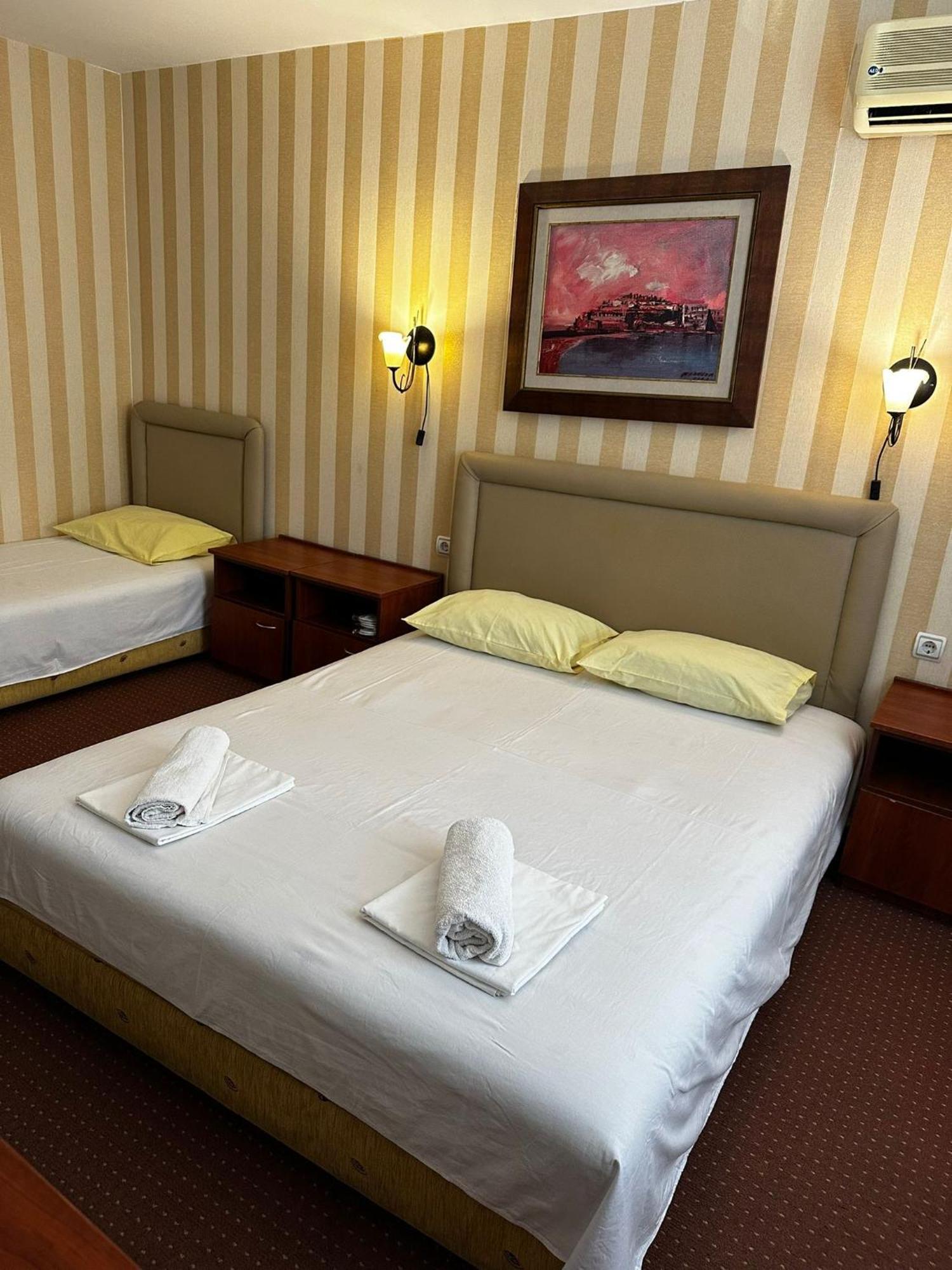 Central Hotel-Будва Екстер'єр фото